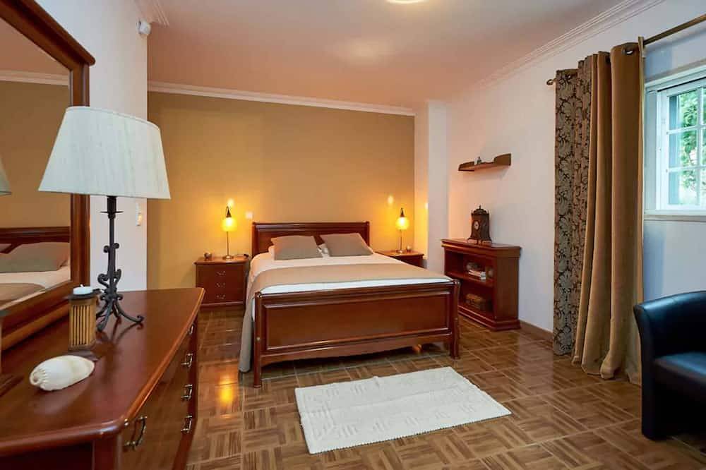 Villa - Zeezicht, zwembad en speelkamer in Ribeira d'Ilhas, Ericeira