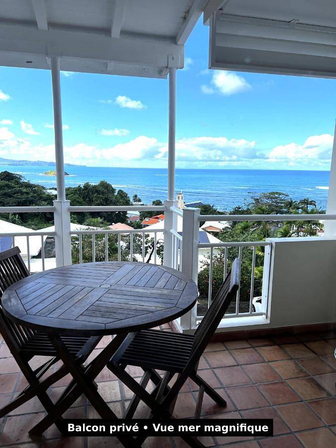 Appart’hôtel pour 2 personnes, avec vue et balcon ainsi que bassin pour enfant et piscine