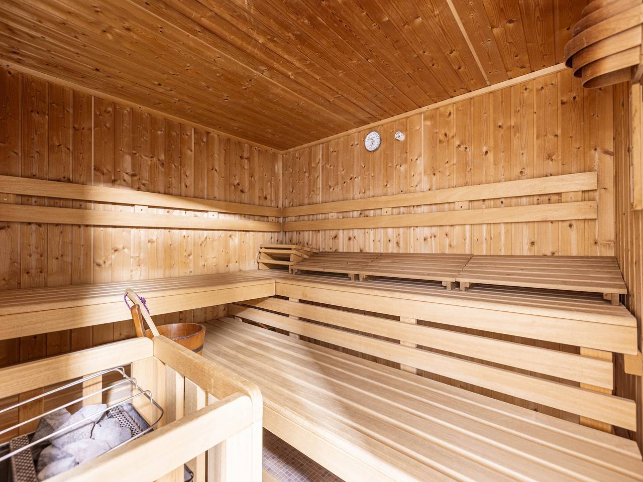 Ganze Wohnung, Großzügige Wohnung mit Sauna in Lechtaler Alpen, Lermoos