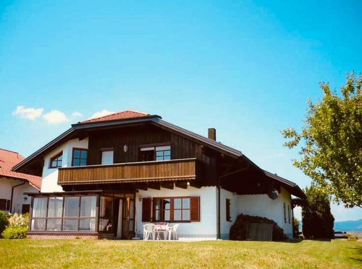 Ferienhaus für 11 Personen, mit Balkon und Garten in Dreiländereck (D-A-CZ)