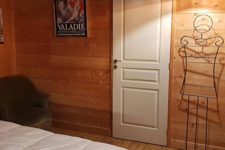 Location de vacances pour 12 personnes, avec Jacuzzi et Terrasse ainsi que Jardin et Piscine à Sergeac - 2