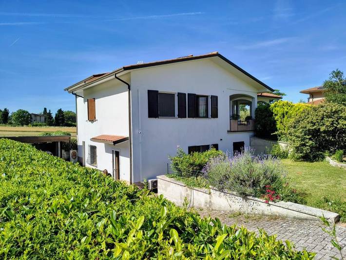 Location de vacances pour 4 personnes, avec vue et jardin à Gualdo Tadino - 2