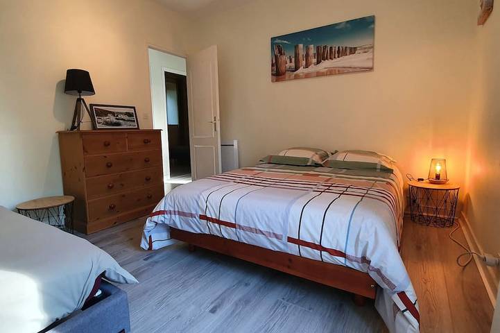 Location de vacances pour 6 personnes, avec jardin ainsi que piscine et terrasse, animaux acceptés à Bonnemain - 4