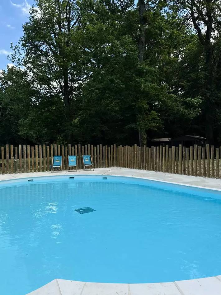 Camping pour 4 personnes, avec terrasse dans Loiret - 2