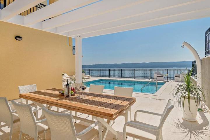 Villa pour 12 personnes, avec jardin ainsi que piscine et balcon à Mimice - 3