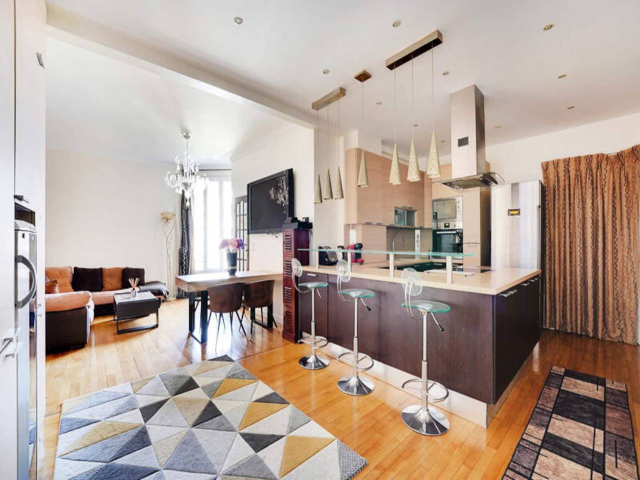 Appartement entier, Appartement à Neuilly près du Bois de Boulogne in Neuilly-sur-Seine, Hauts-de-Seine