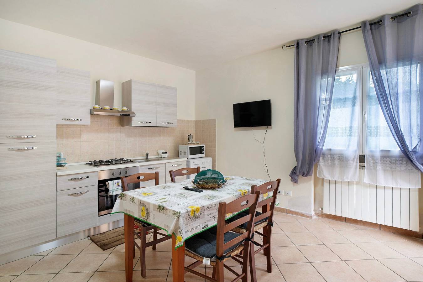 Villa 'Il Frutteto 50' mit privater Terrasse und Wlan in Ortovero, Riviera di Ponente