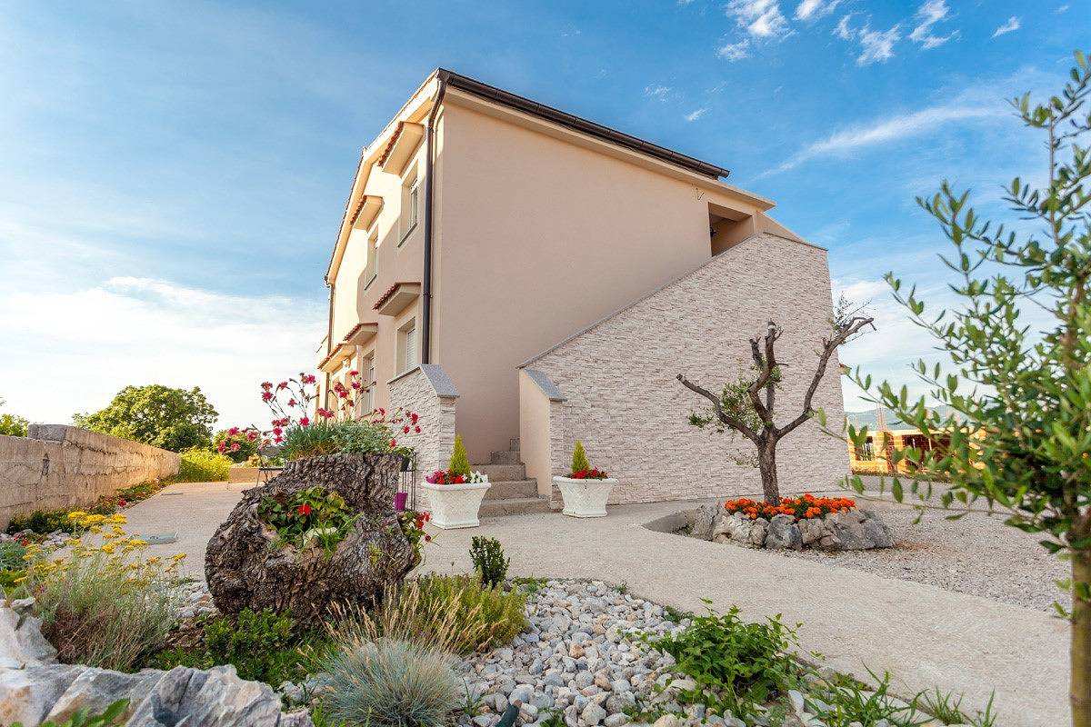 Ganze Wohnung, Ferienwohnung Darija in Omišalj mit Meerblick in Omisalj, Krk