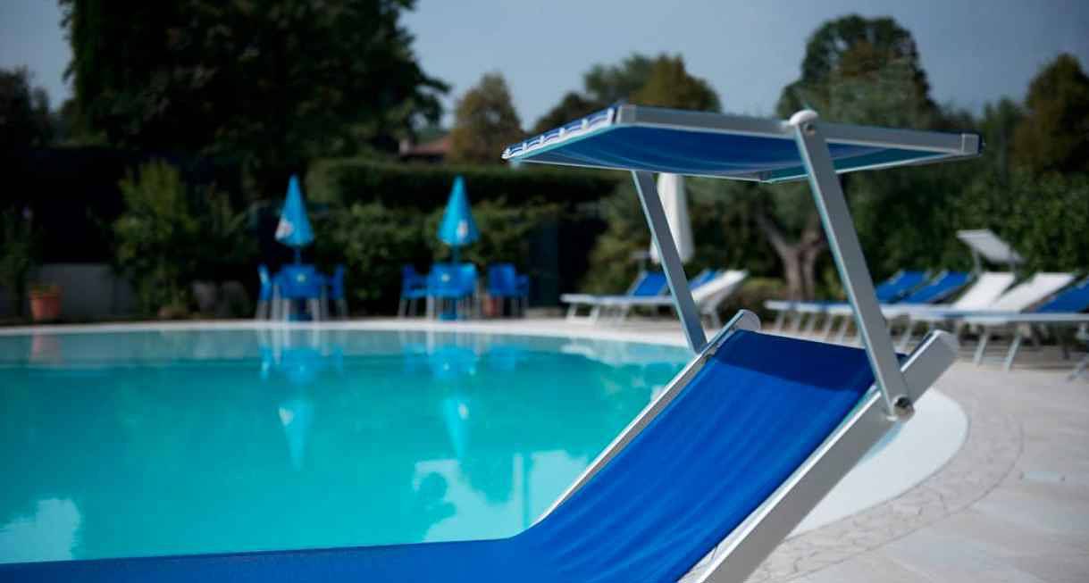 Casa mobile con terrazza in legno  in Moniga del Garda, Prealpi Gardesane