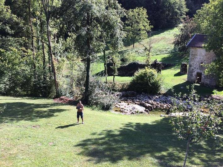 Cottage pour 8 personnes, avec terrasse ainsi que vue et jardin, animaux acceptés à Chanay