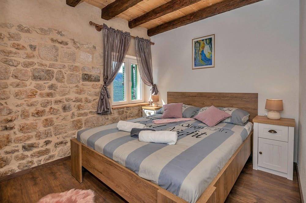 Prachtig huis in Ricice met uitzicht op. in Makarska Riviera