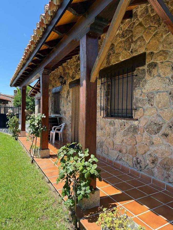 Apartamento para 4 personas, con vistas y terraza en Candeleda