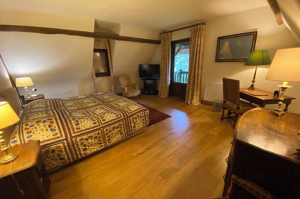 Large Norman family home 5km from Deauville in Touques, Lisieux region