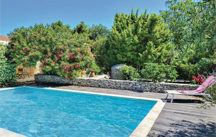 Tavel Apartment: Parkplatz, TV, Garten, Pool & Internet! in Tavel, Nimes und Umgebung