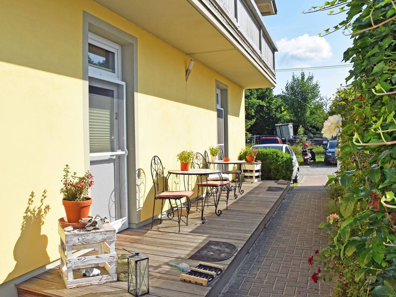 Ganze Ferienwohnung, Strandhaus Göhren 100 m bis zum Badestrand! - Ferienappartement 01 mit Terrasse in Göhren, Rügen
