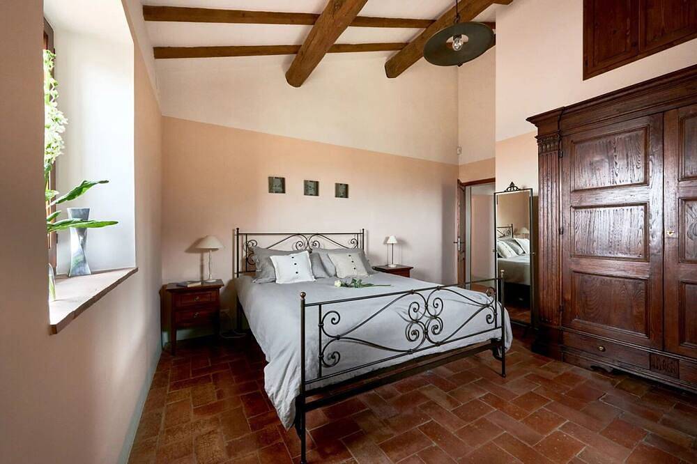 Villa indipendente con piscina privata, Wifi, A/C, terrazza, vista panoramica, vicino Montepulciano in Chianciano Terme, Siena e dintorni