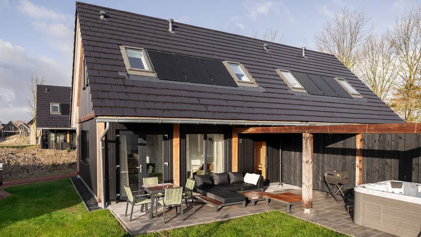 Ferienhaus für 4 Personen, mit Whirlpool und Terrasse sowie Garten und Sauna in Nieuwvliet