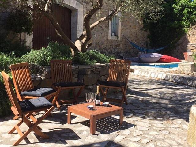 Location de vacances pour 13 personnes, avec jardin et piscine à Ginestas - 2