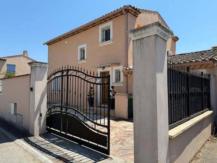 Location de vacances pour 3 personnes, avec piscine et terrasse à Peyrolles-en-Provence - 2