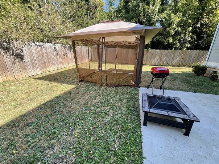 Vacation rental for 11 people, with terrace and yard in East Point