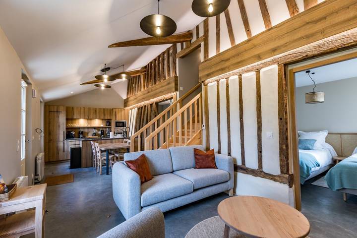 Gîte pour 4 personnes, avec Terrasse ainsi que Jardin et Piscine