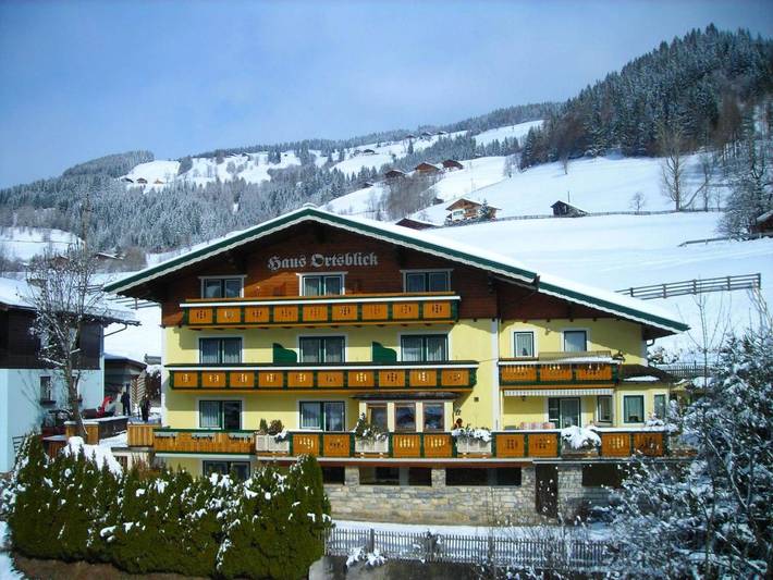 BnB für 4 Personen, mit Ausblick und Garten in Wagrain