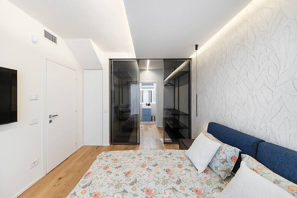 Luxusvilla mit privatem Pool in Sirmione, Gardasee-Berge