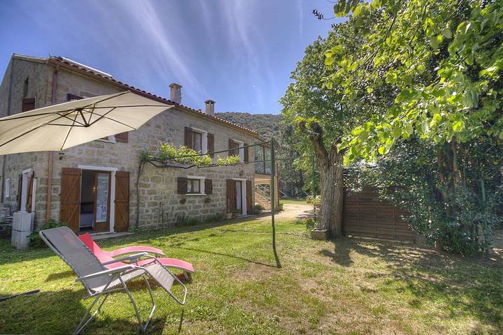 Gîte pour 2 personnes, avec Terrasse ainsi que Jardin et Vue à Sollacaro - 3