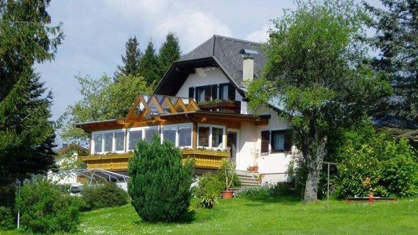 Ferienwohnung für 2 Personen, mit Pool und Garten in Wernberg
