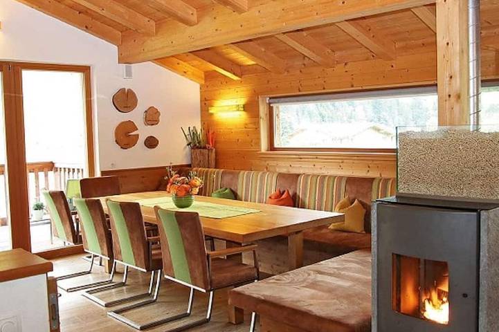 Chalet für 18 Personen, mit Balkon und Pool sowie Sauna in Filzmoos