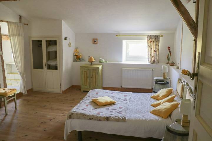 Chambre d’hôte pour 3 personnes, avec piscine et jardin, animaux acceptés dans l' Ariège - 3