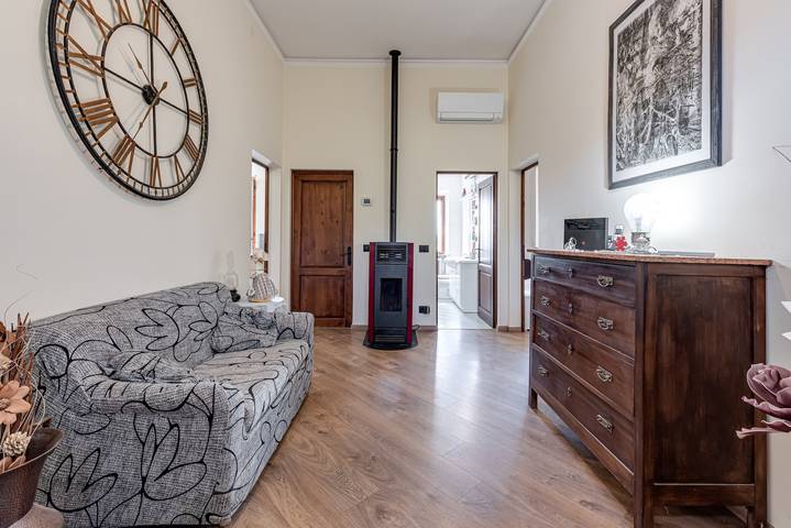 Casa vacanze 'House of Flowers' con balcone e Wi-Fi in Montopoli in Val d'Arno, Pisa e dintorni