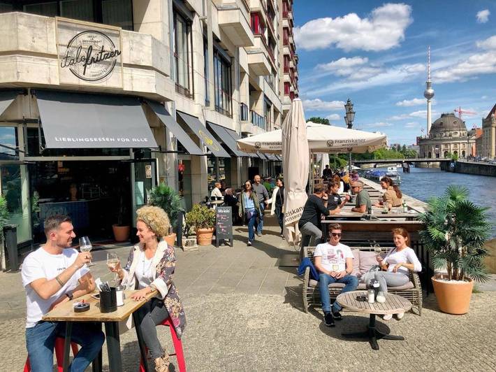Hotel für 4 Personen, mit Ausblick und Balkon sowie Seeblick bei der Museumsinsel Berlin - 2