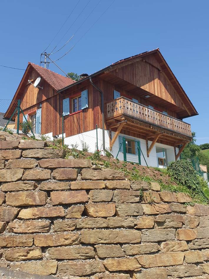 Ferienhaus für 6 Personen, mit Balkon und Whirlpool sowie Garten und Sauna