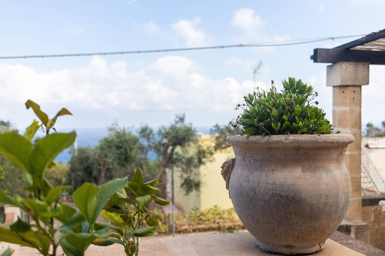 Appartement entier, Appartement « Appartamento Rosa » avec vue mer, terrasse privée et Wi-Fi in Marina Serra, Tricase