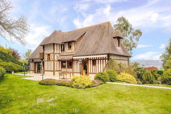 Villa pour 11 personnes, avec piscine ainsi que jardin et jacuzzi à Deauville - 2