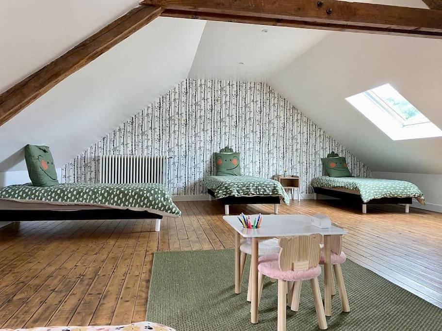Five-Bedroom House in Damville, Région d'Évreux