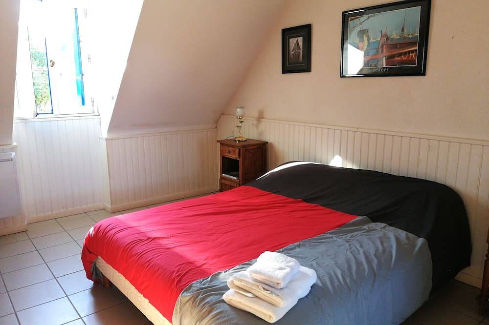 Spacious family home in Groix with garden in Port Tudy, Groix