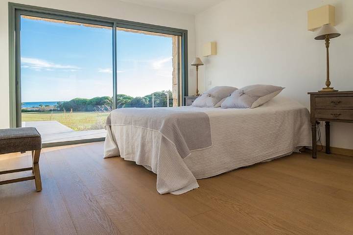 Location de vacances pour 6 personnes, avec terrasse et jardin dans Plage de la Palombaggia - 4