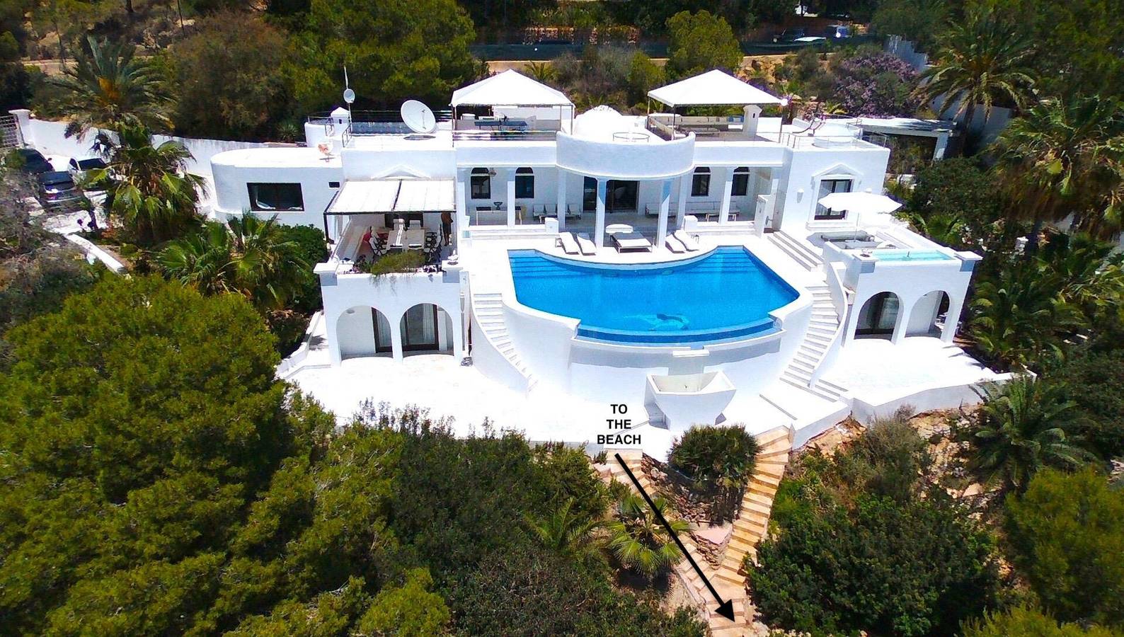 Villa Villa Rica Beach - Hollywood Glamour and Seaside Luxury in Ibiza - 4 minutes walk to Cala Jondal Beach. in Cala Jondal, Sant Josep de sa Talaia