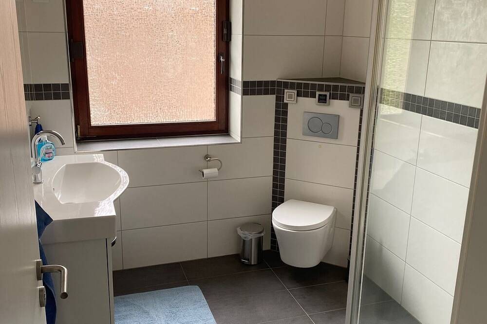 Ganze Wohnung, Moderne Wohnung am Wald - Ruhig & gute Anbindung in Krefeld, Niederrhein