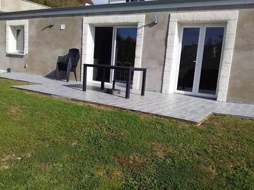 Gîte pour 5 personnes, avec jardin à Carly
