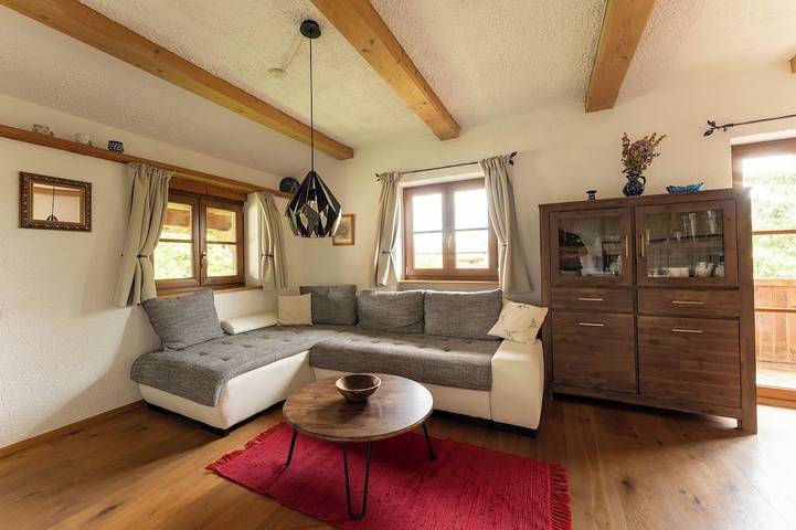 Ferienhaus für 13 Personen, mit Sauna und Whirlpool sowie Garten und Balkon
