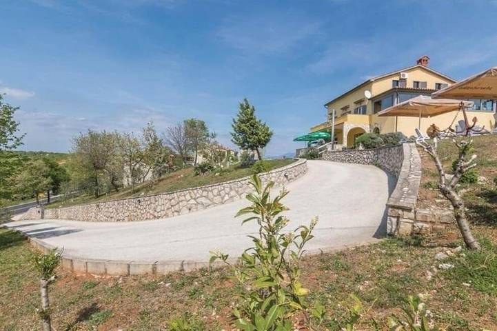 Ferienwohnung für 3 Personen, mit Garten und Pool in Labin