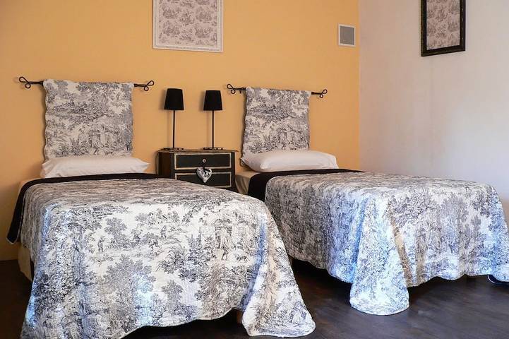 Location de vacances pour 6 personnes, avec piscine ainsi que terrasse et jardin, animaux acceptés à Sorèze - 2