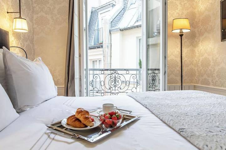 Gîte pour 4 personnes, avec balcon dans Theatre De La Tour - 3