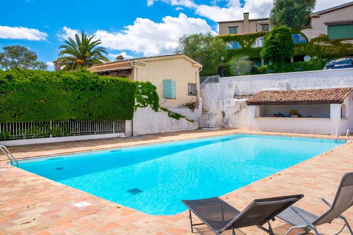 Villa pour 4 personnes, avec balcon dans les Alpes maritimes