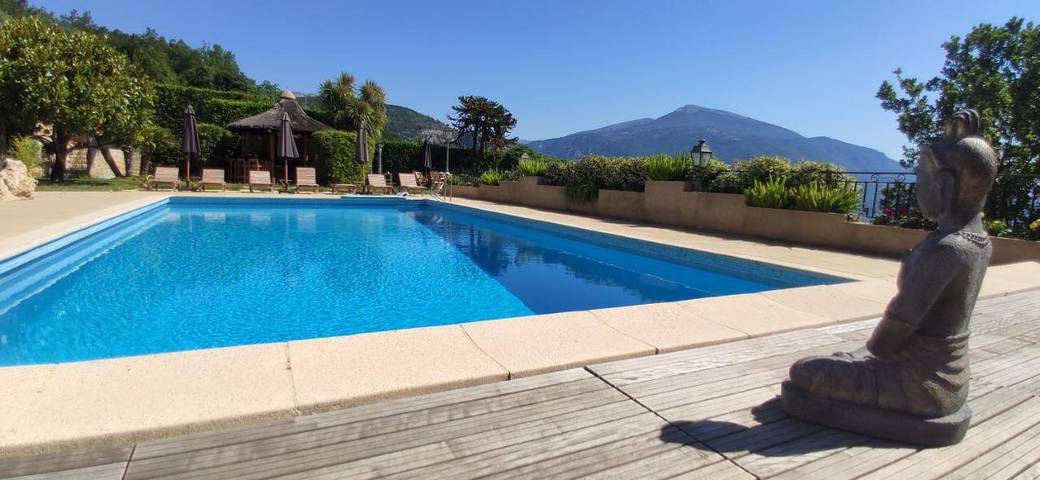 Location de vacances pour 4 personnes, avec vue et piscine ainsi que jardin et sauna à Le Bar-sur-Loup - 3