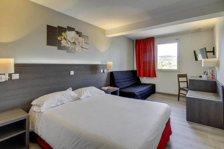 Hôtel pour 4 personnes, avec piscine et jardin