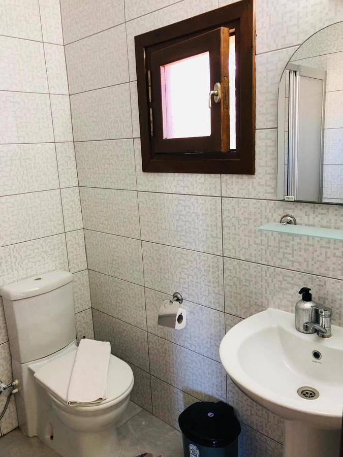 Single Room with Bathroom in Famagosta, Cipro del Nord